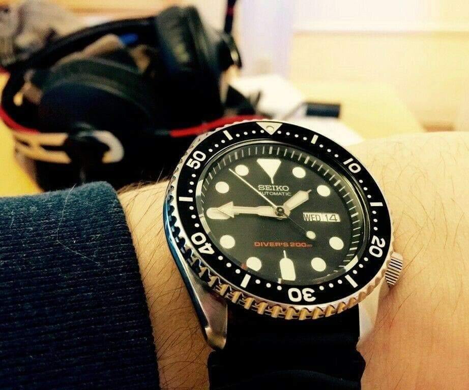 Seiko Black SKX 200M Diver's Men's Rubber Strap Watch SKX007K1