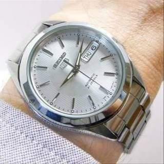Seiko 5 Classic Men's Size Silver Dial Stainless Steel Strap Watch SNKK65K1 - Prestige