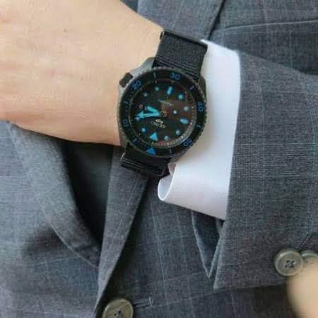 Seiko 5 Sports 100M Automatic Men's Watch Blue Hands Index Stealth All BLACK Nylon Strap SRPD81K1 - Prestige