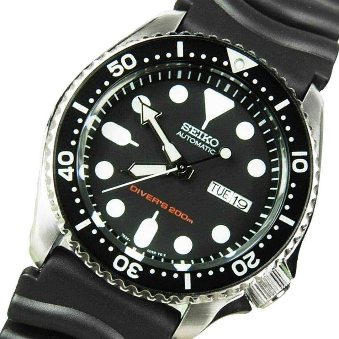 Seiko Black SKX 200M Diver's Men's Rubber Strap Watch SKX007K1