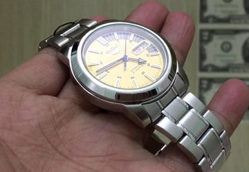 Seiko 5 Classic Men s Size Yellow Dial Stainless Steel Strap Watch SNKK29K1