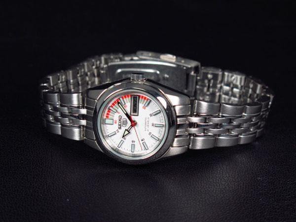 Seiko 5 Classic White Dial with Red Bar Couple's Stainless Steel Watch Set SNK369K1+SYMA41K1 - Prestige